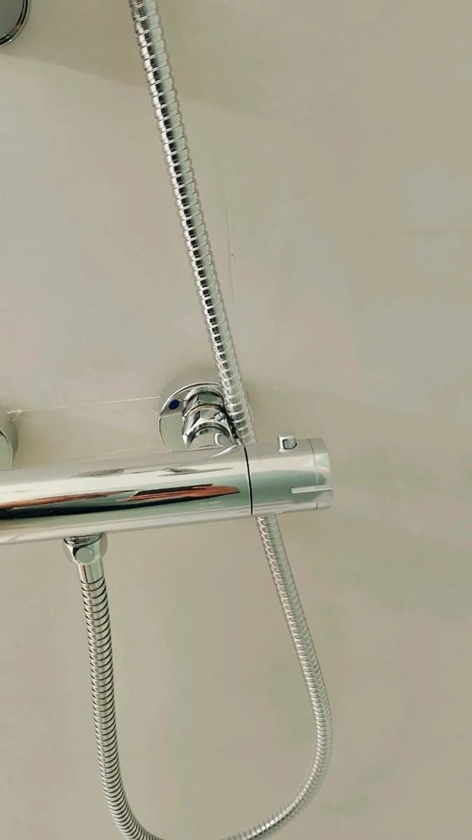 2 Chrome Shower Heads with Mixer Tap - Image 2