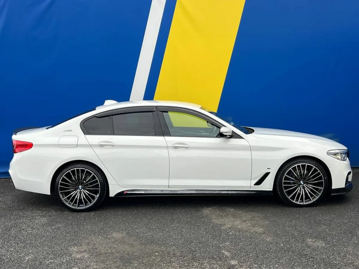 BMW 5-Series 530e M-SPORT CARBON PACK 2.0 HYBRID / - Image 2