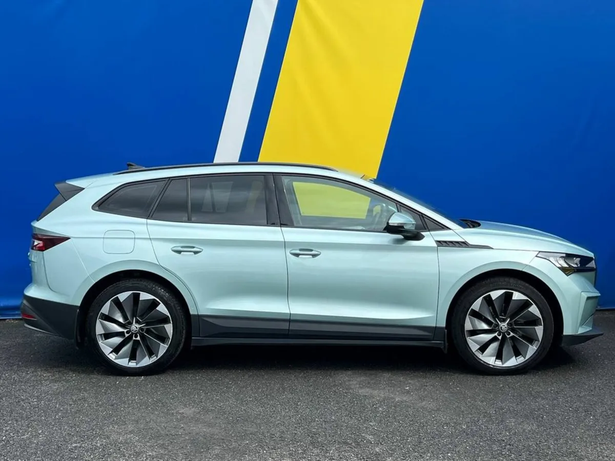 Skoda Enyaq 60 IV // PARKING SENORS // APPLE CARPL - Image 2