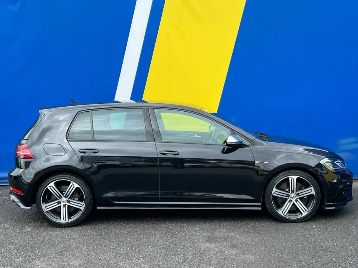 Volkswagen Golf R 4MOTION 2.0 TSI AUTO // LAUNCH C - Image 2