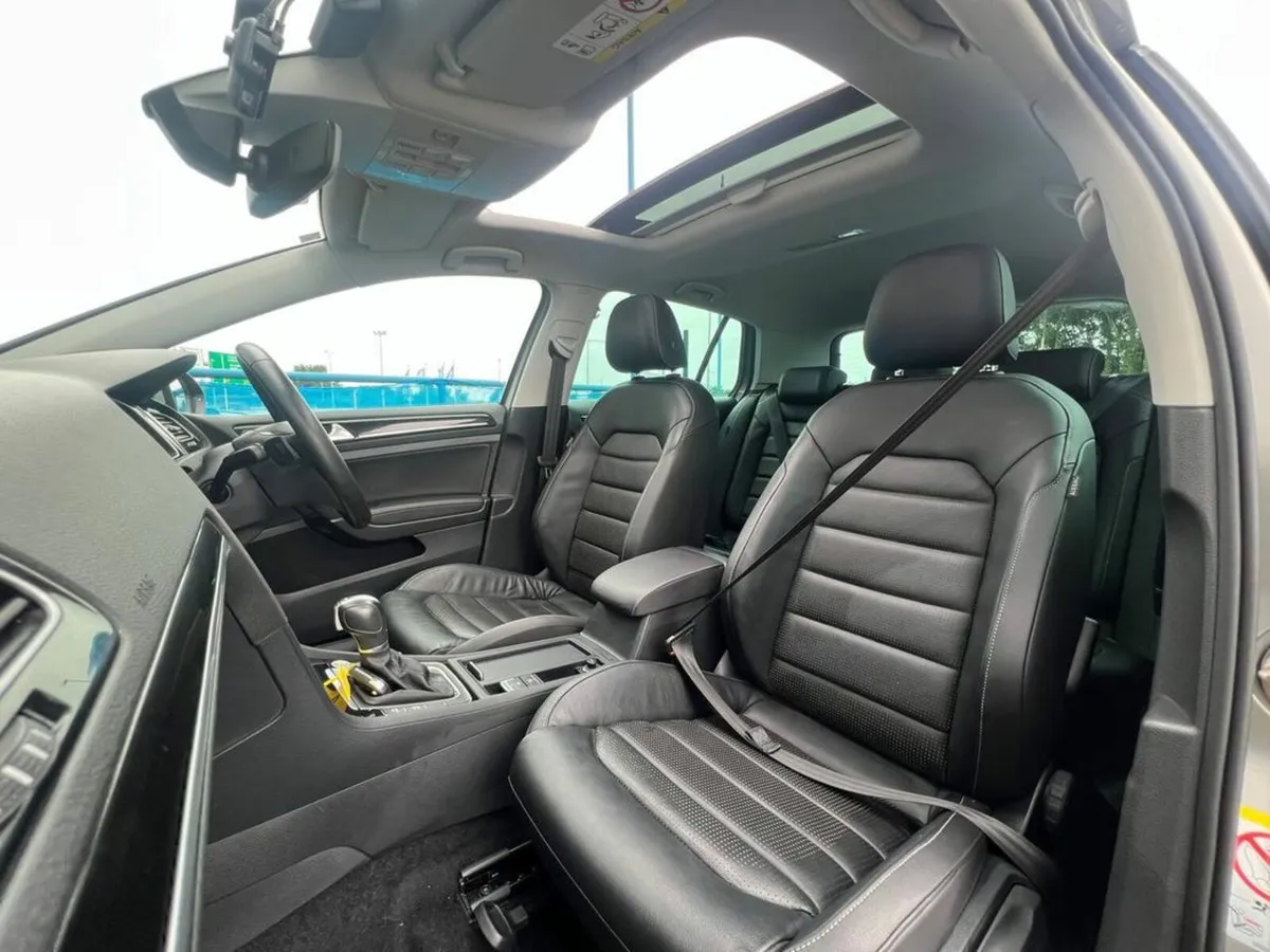 Volkswagen Golf HIGHLINE 1.4 TSI AUTO // PANORAMIC - Image 2