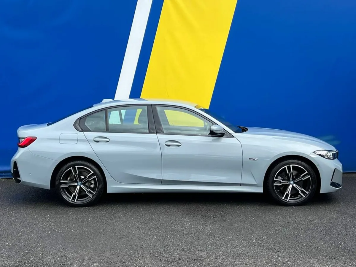 BMW 3-Series 330e M-SPORT 2.0 HYBRID // DIGITAL SE - Image 2