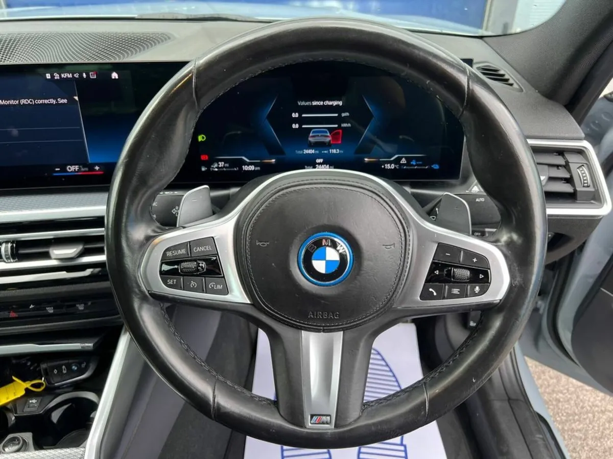 BMW 3-Series 330e M-SPORT 2.0 HYBRID // DIGITAL SE - Image 4