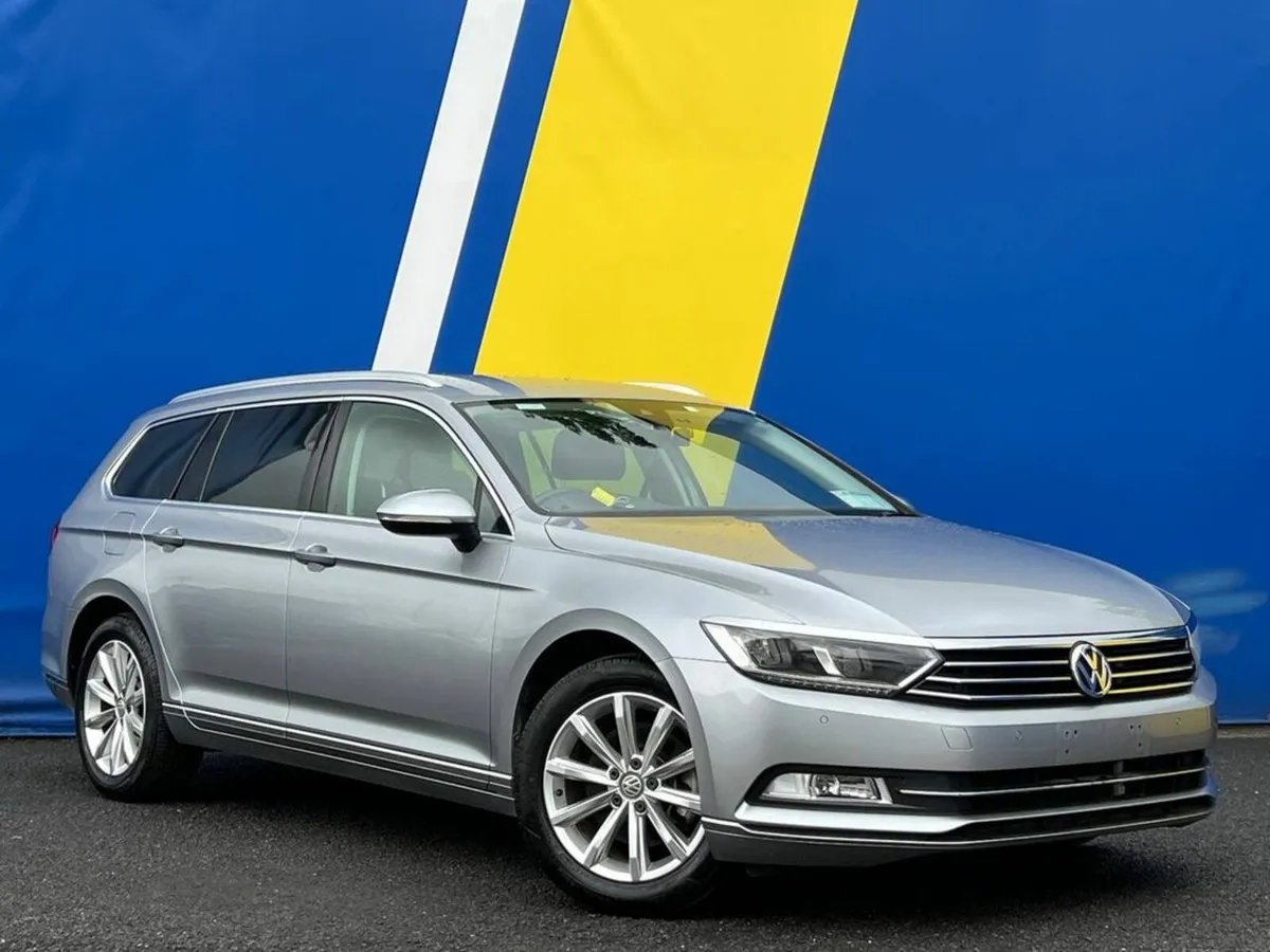 Volkswagen Passat HIGHLINE VARIANT 1.4 TSI AUTO // - Image 1