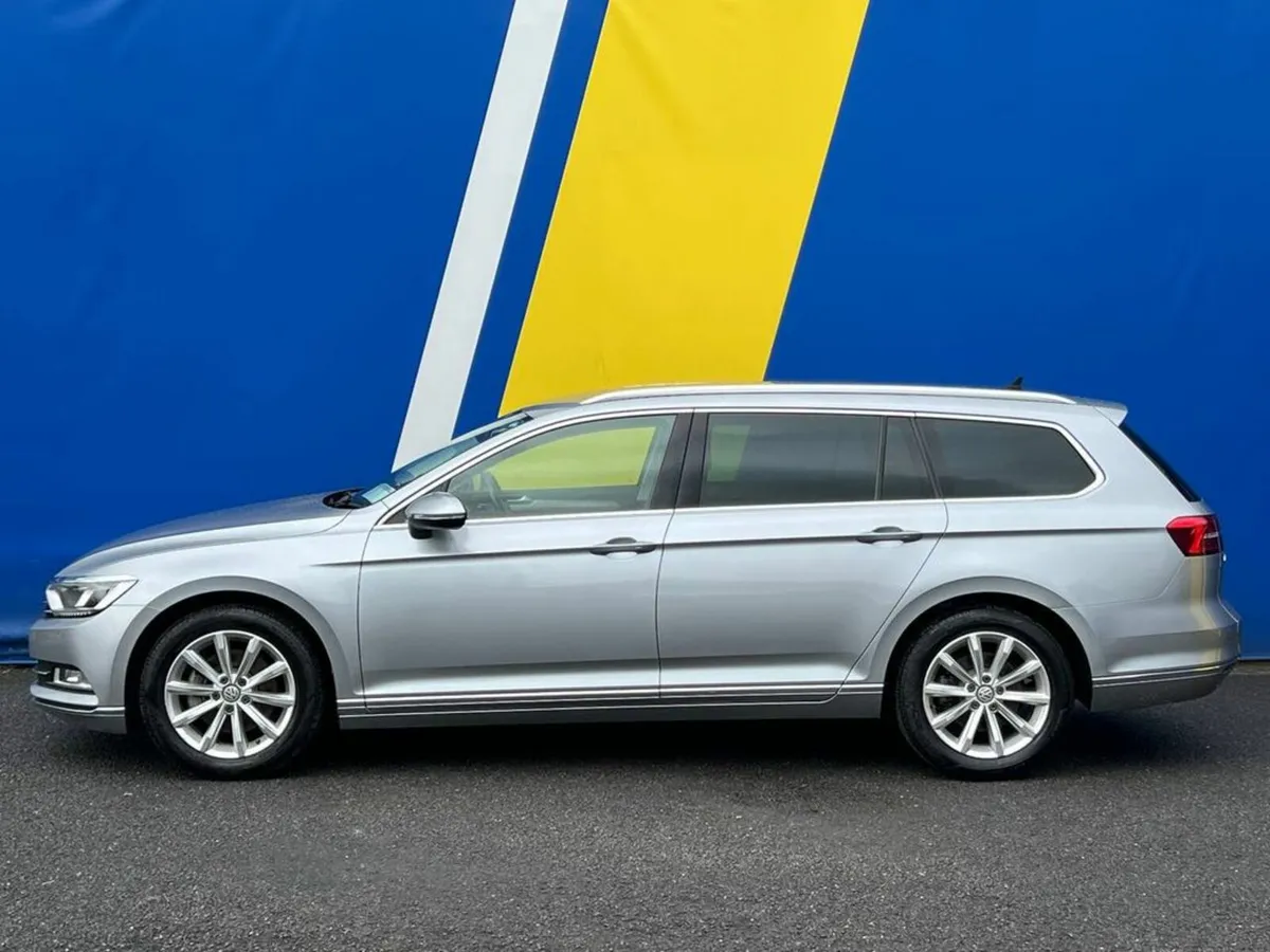 Volkswagen Passat HIGHLINE VARIANT 1.4 TSI AUTO // - Image 3