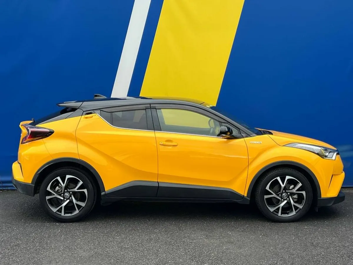 Toyota C-HR 1.8 HYBRID // HALF LEATHER HEATED SEAT - Image 2