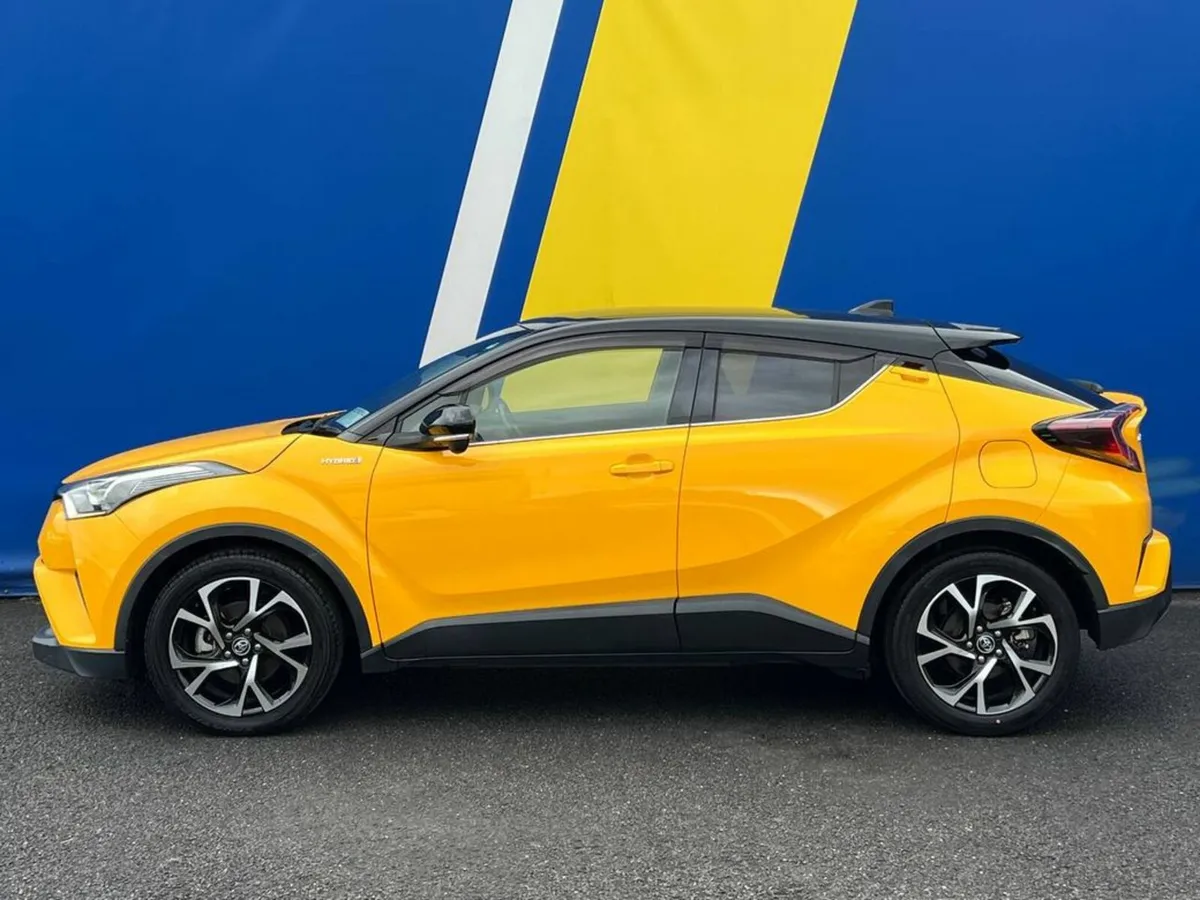Toyota C-HR 1.8 HYBRID // HALF LEATHER HEATED SEAT - Image 3
