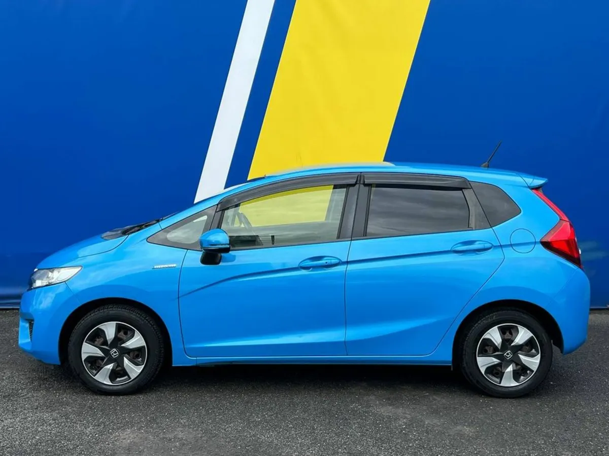 Honda Fit 1.5 HYBRID L-PACKAGE AUTO // SERVICE HIS - Image 3