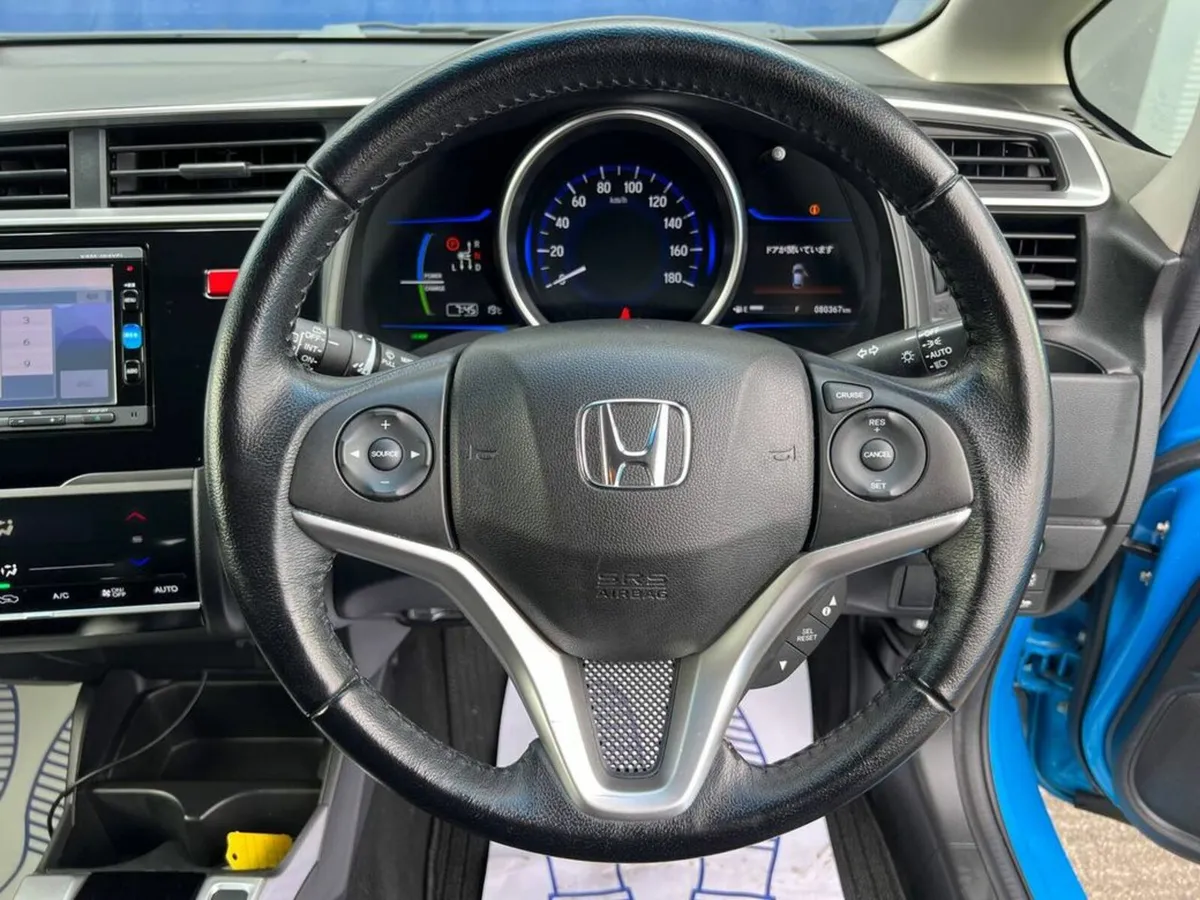 Honda Fit 1.5 HYBRID L-PACKAGE AUTO // SERVICE HIS - Image 4