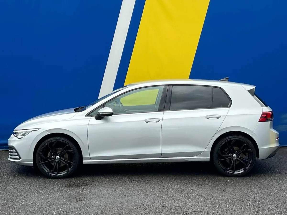 Volkswagen Golf LIFE 1.0 TSI MHEV // 19" R-LINE AL - Image 3