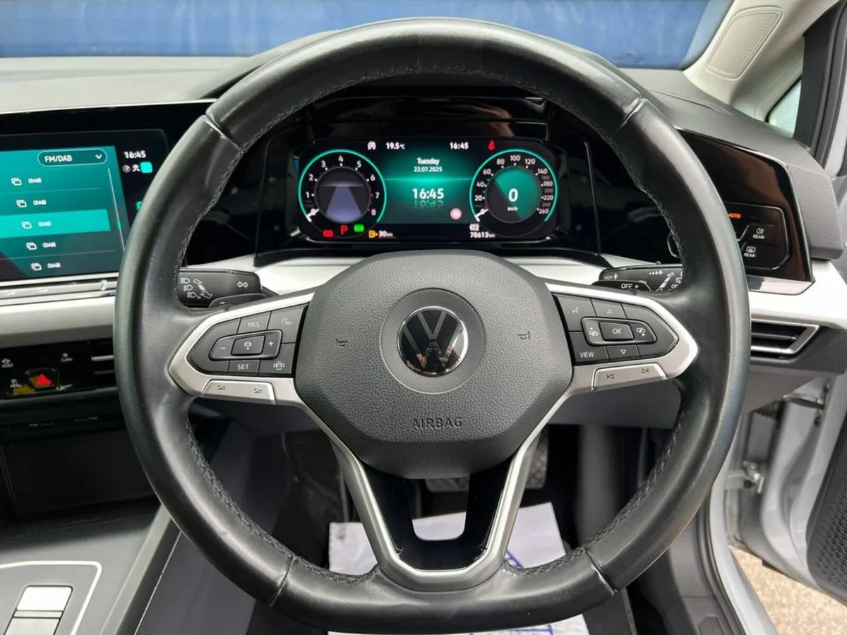 Volkswagen Golf LIFE 1.0 TSI MHEV // 19" R-LINE AL - Image 4