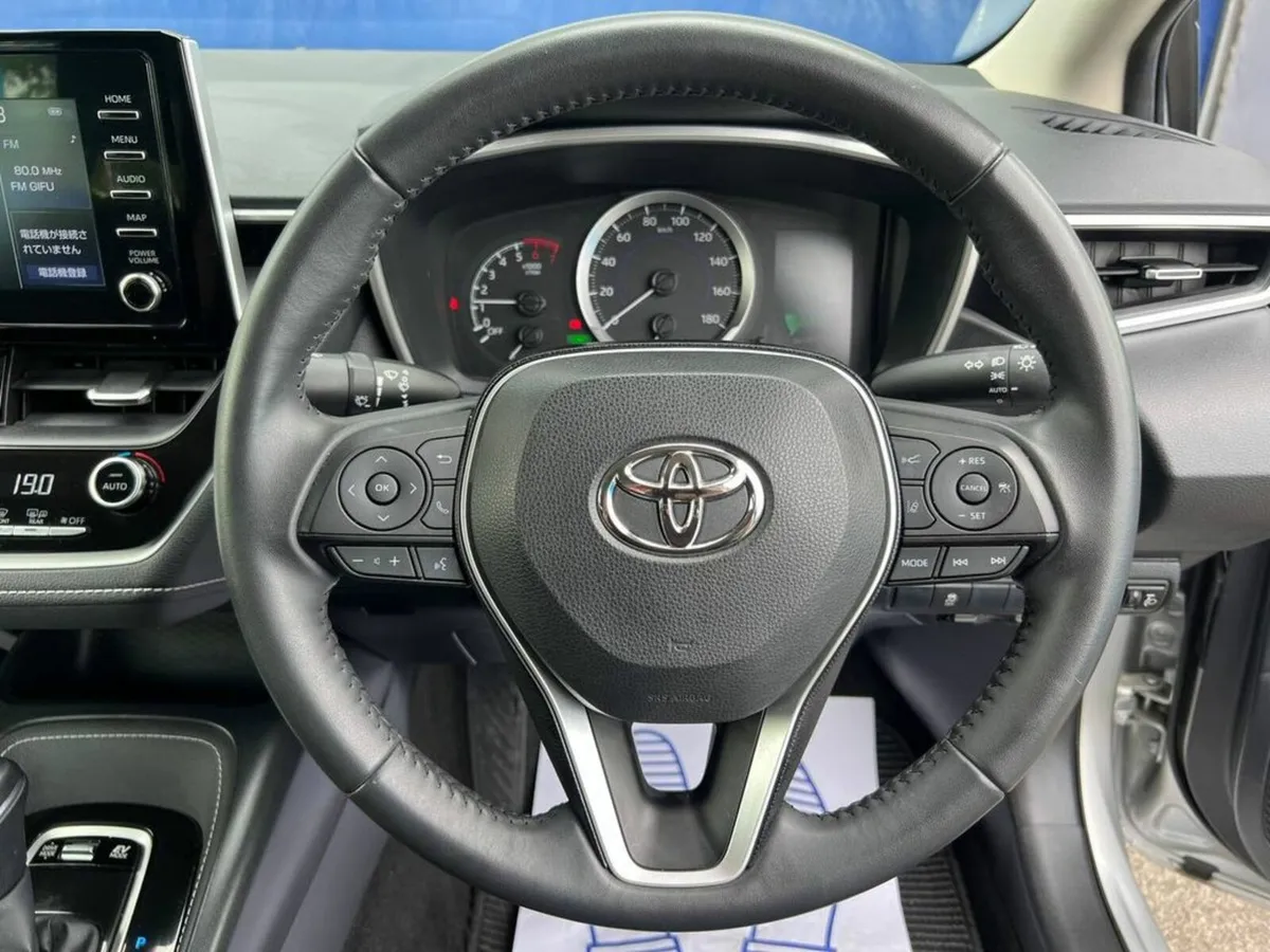 Toyota Corolla 1.8 HYBRID // 16" ALLOYS // REVERSE - Image 4