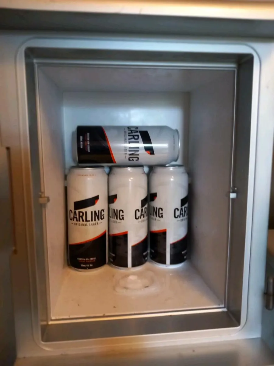 Very cold mini fridge - Image 2