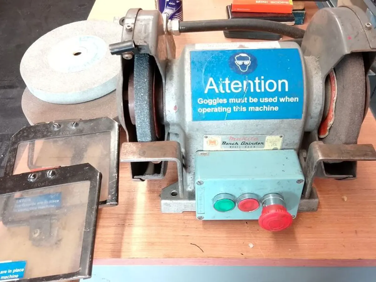 bench grinder Makita - Image 1
