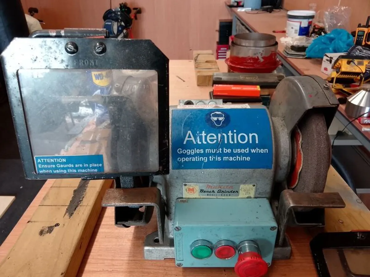 bench grinder Makita - Image 3