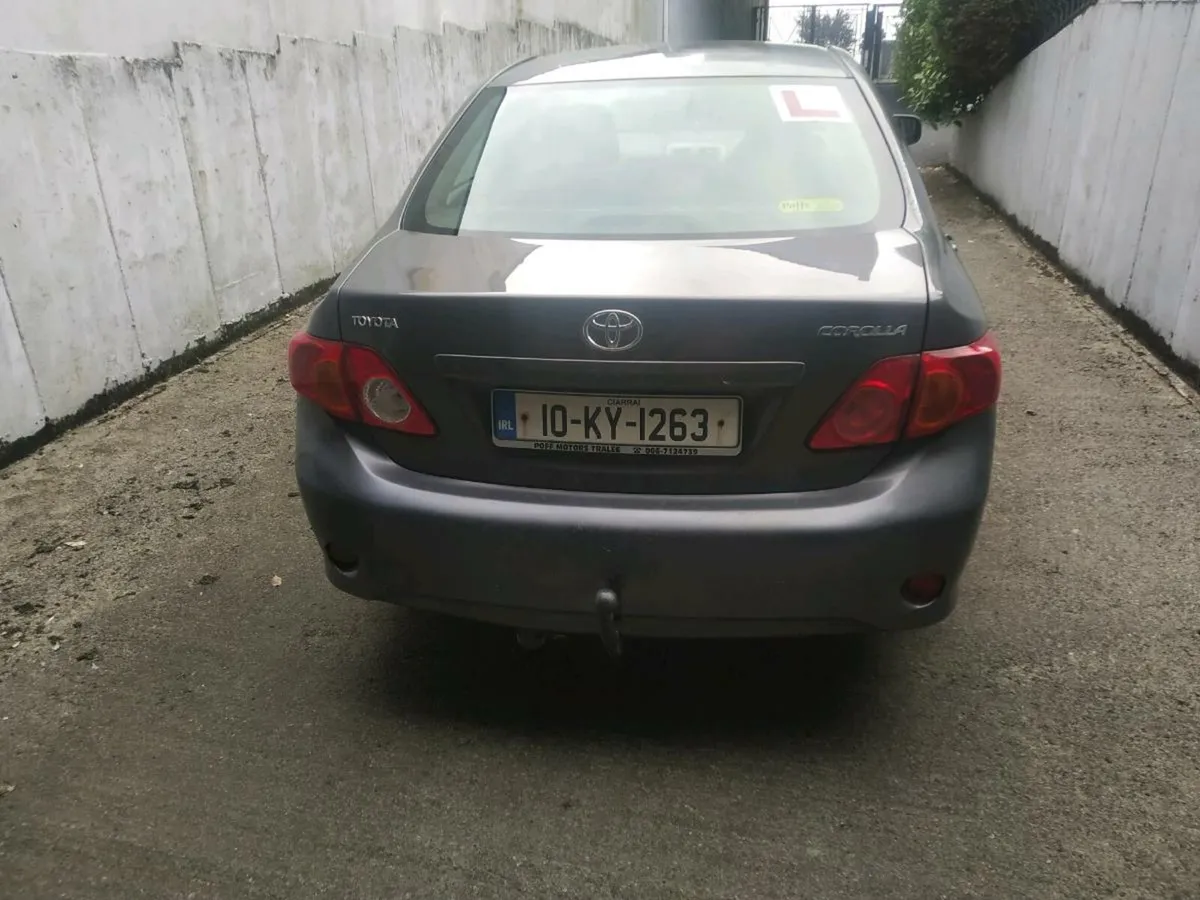 Toyota Corolla 2010 - Image 4