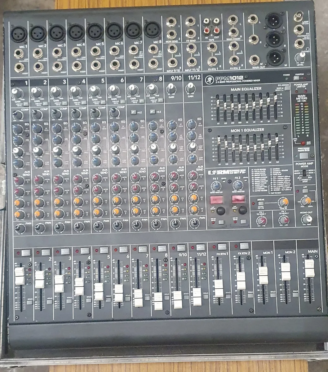 Mackie Powered Mixer 12Ch - Image 1