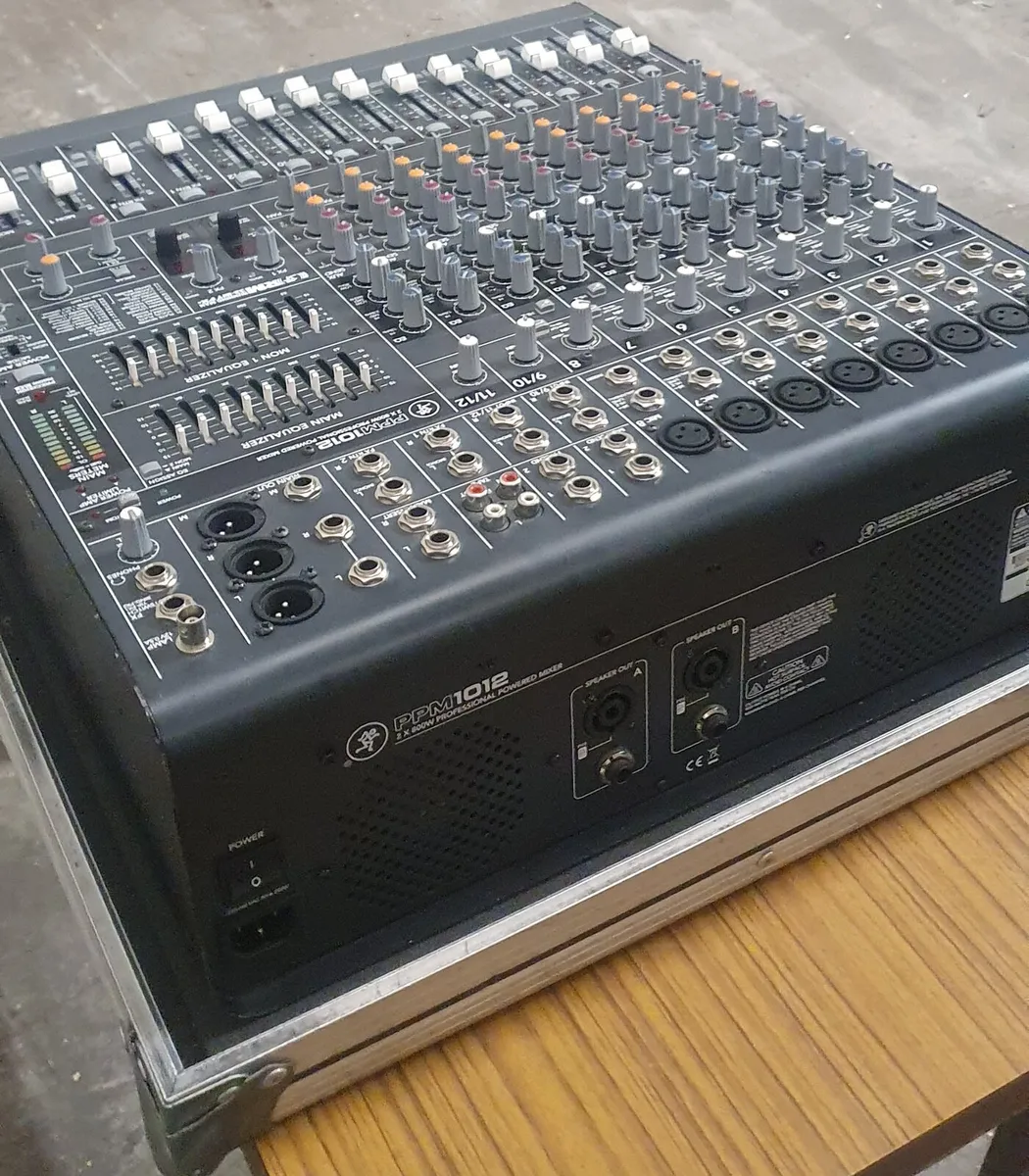 Mackie Powered Mixer 12Ch - Image 2