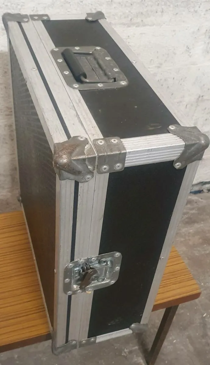 Mackie Powered Mixer 12Ch - Image 3