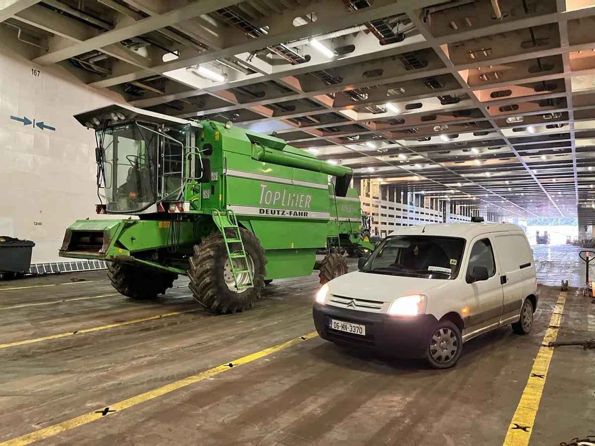 Deutz Fahr 4065 HTS Combine - Image 1