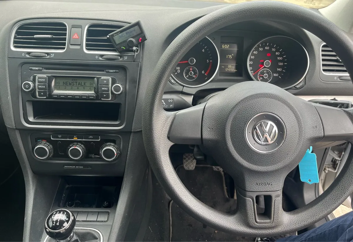 Volkswagen Golf - Image 4