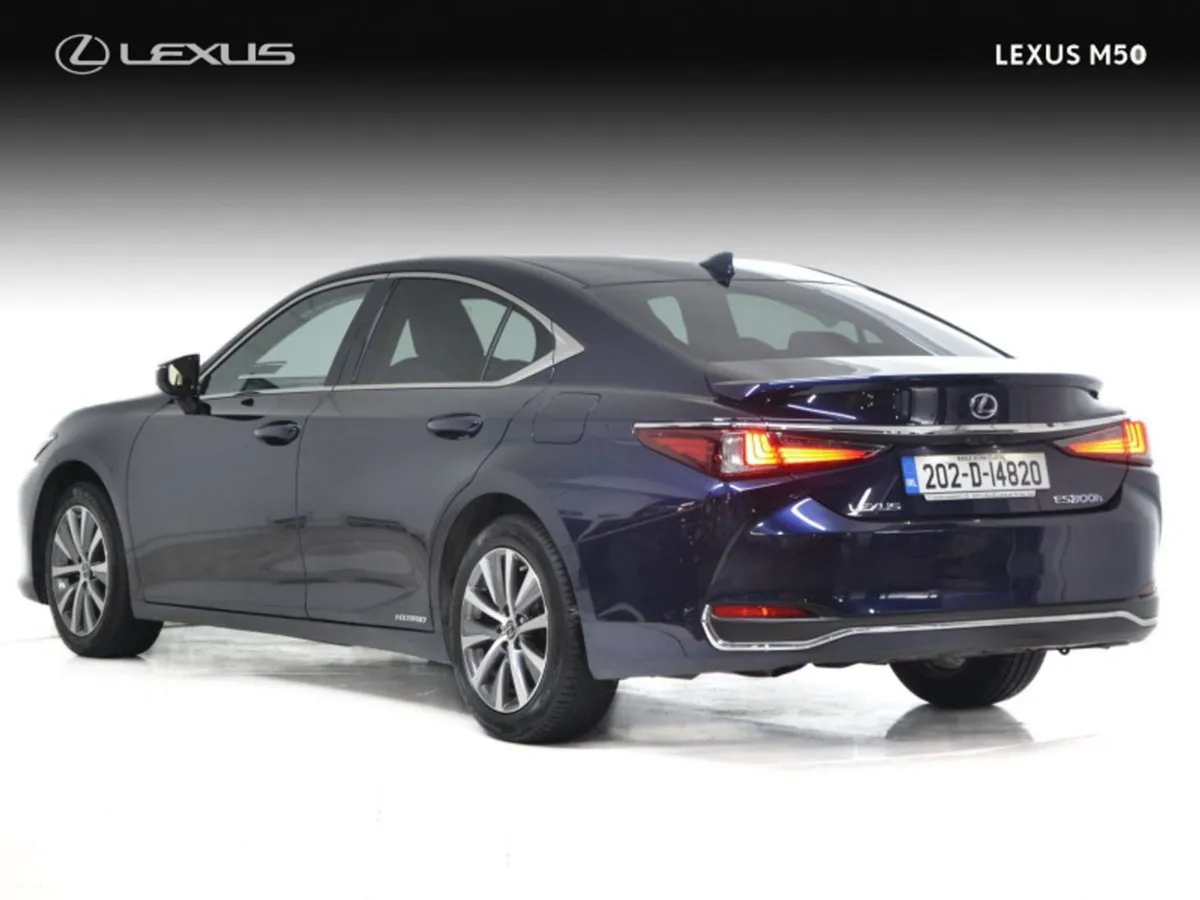 Lexus ES 300h Executive - Image 3