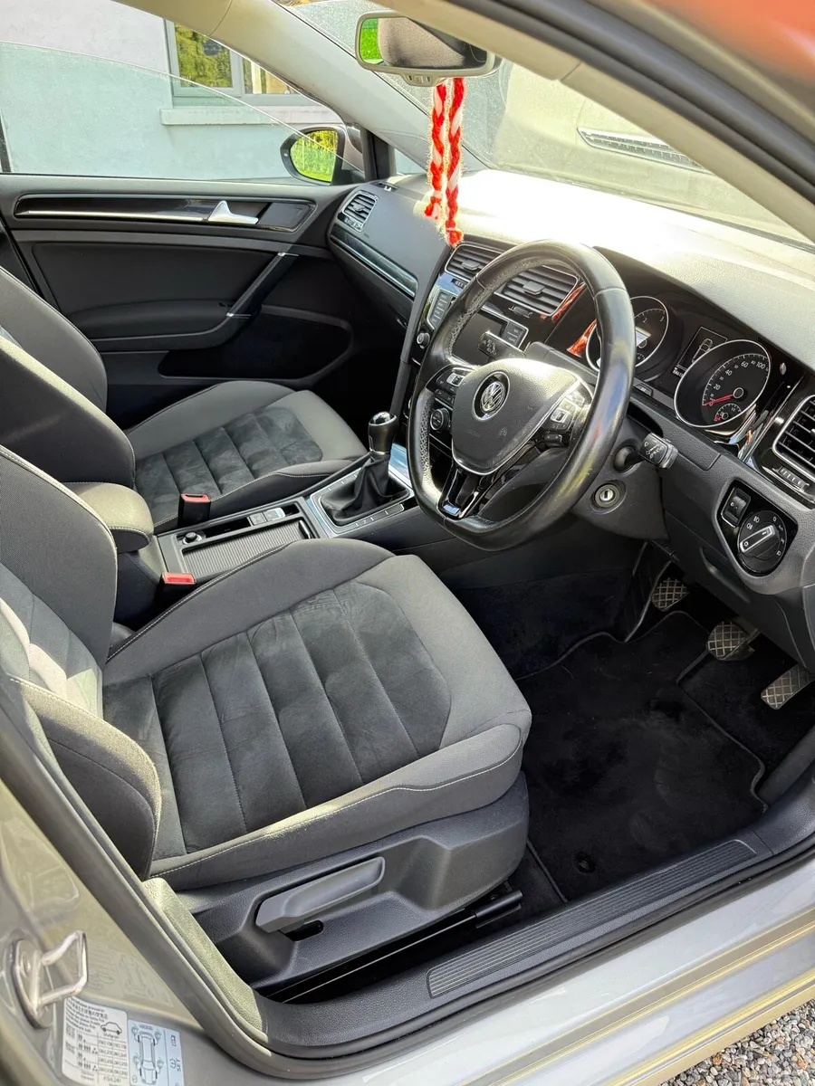 VW Golf 1.6 TDI Highline - Image 4