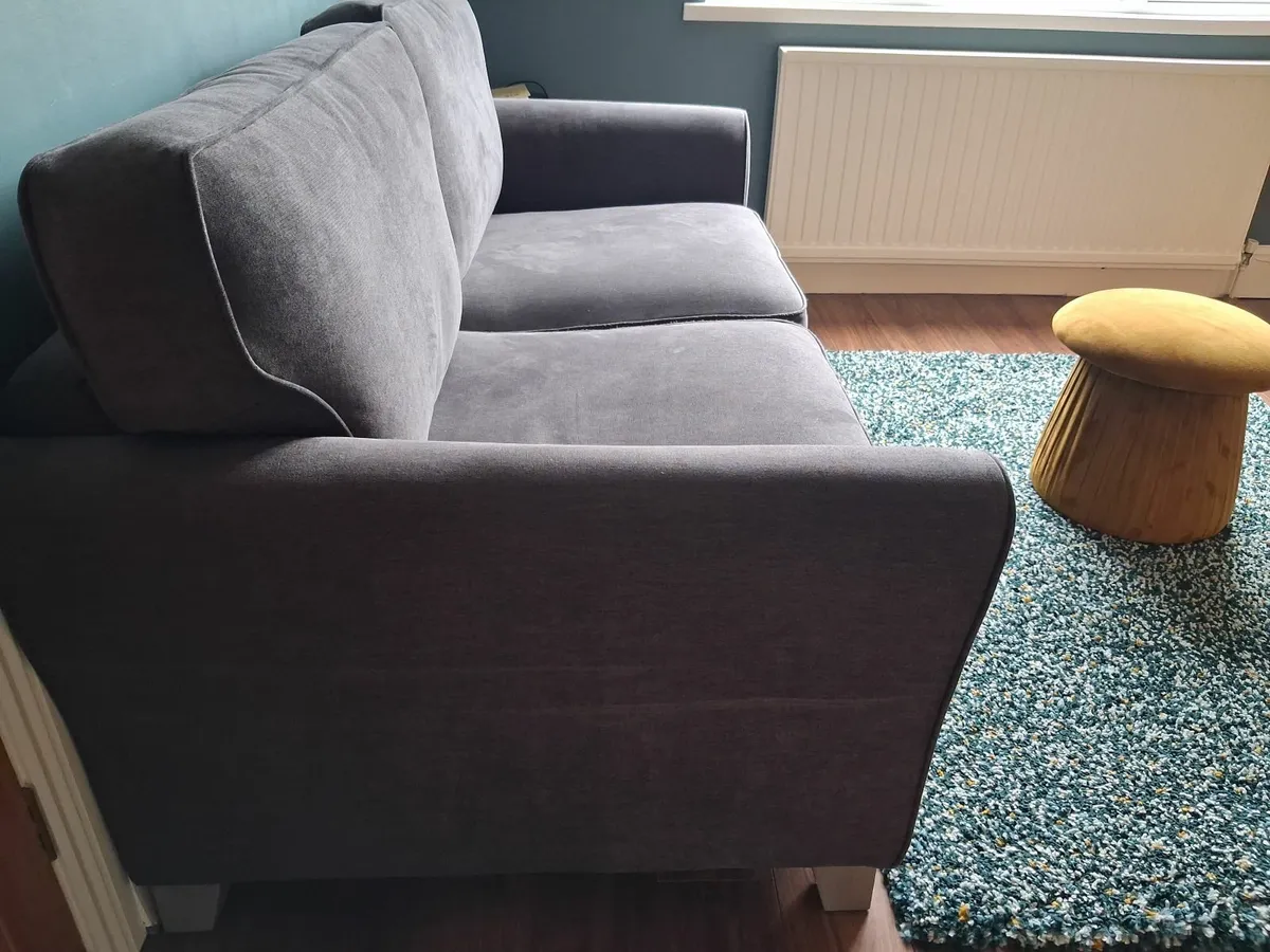 Couch - Image 3