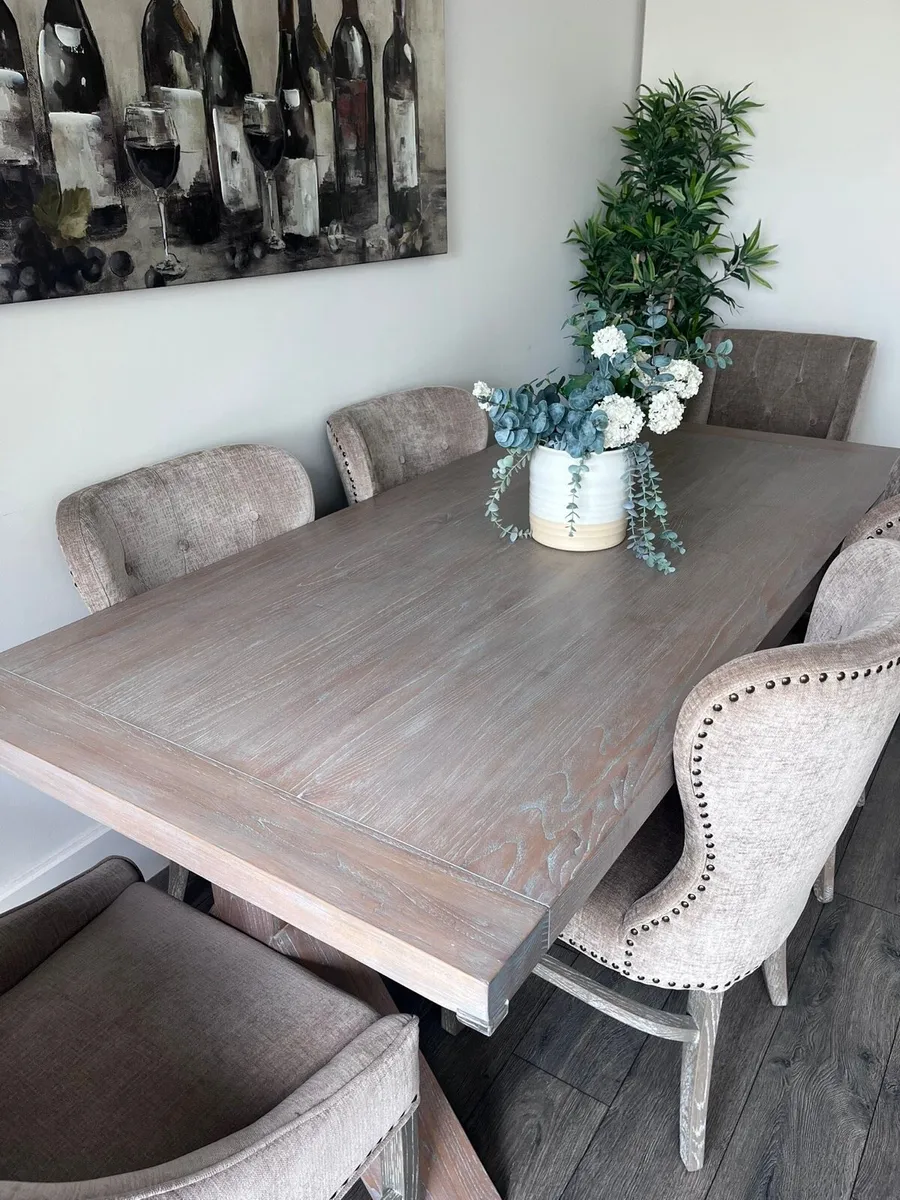 Dining table & 6 chairs - Image 1