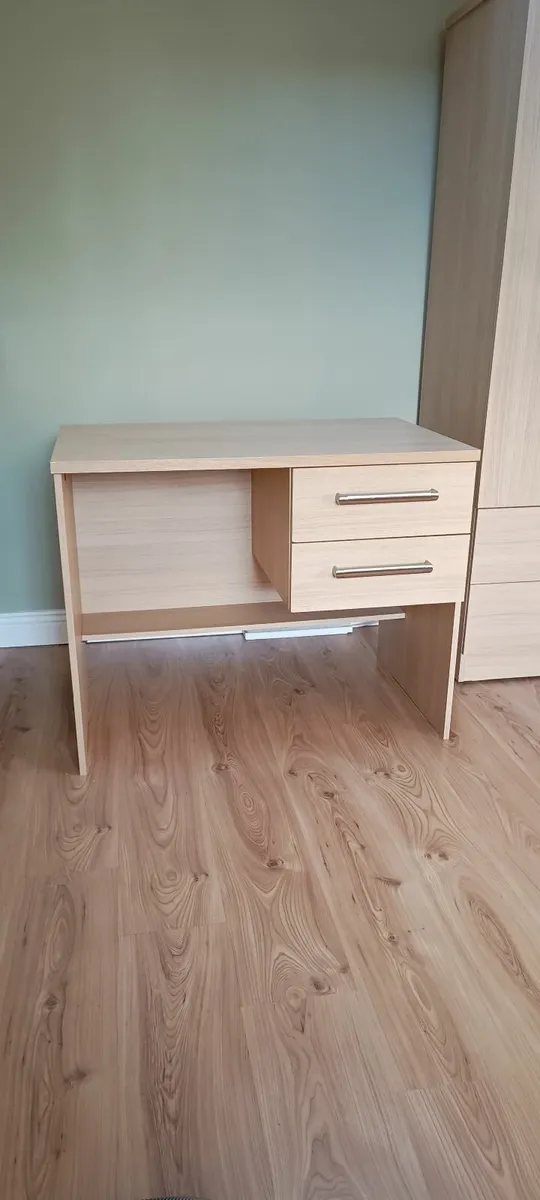 3 piece Bedroom furniture - Image 3