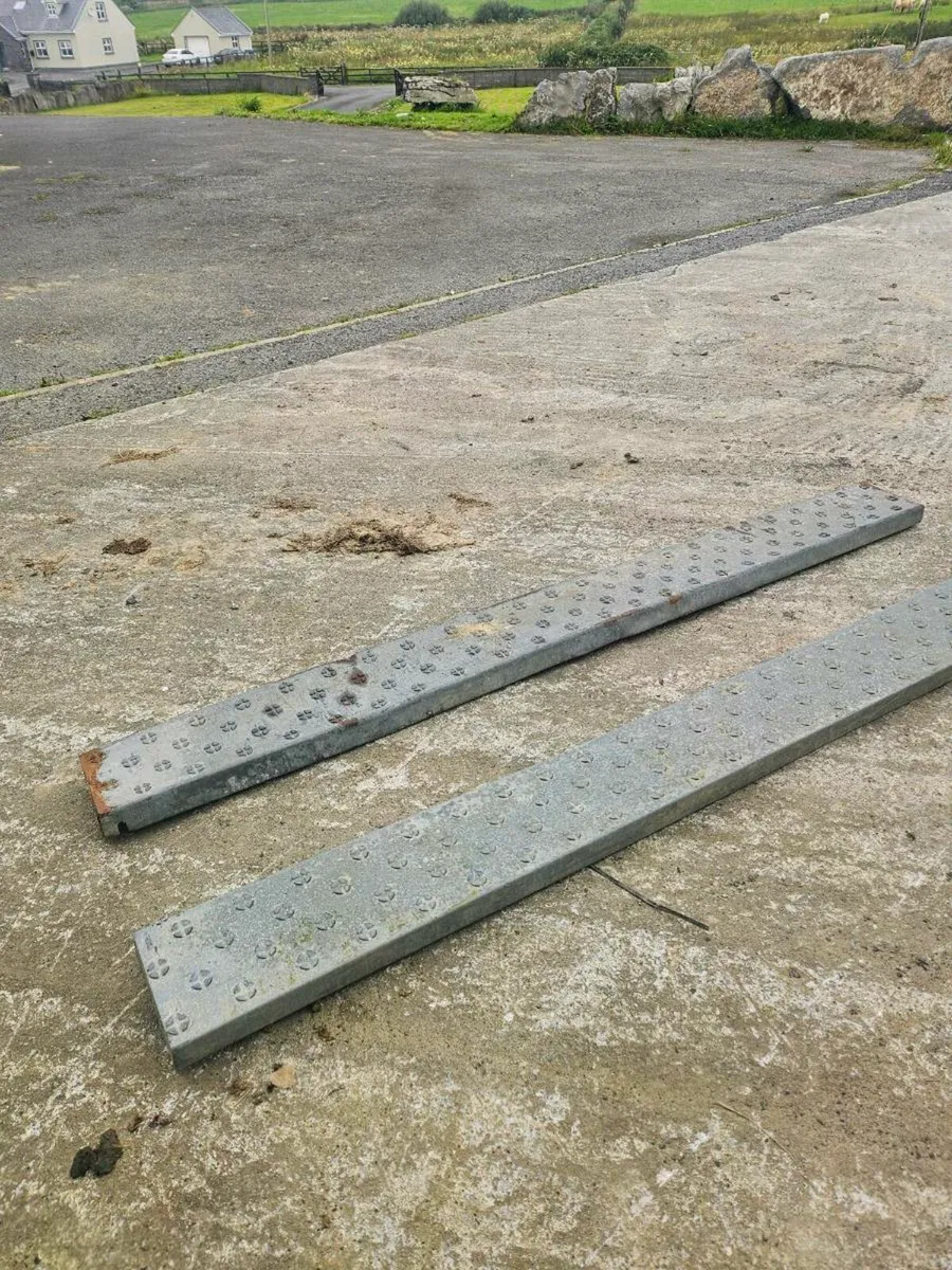 Aluminium skids - Image 1