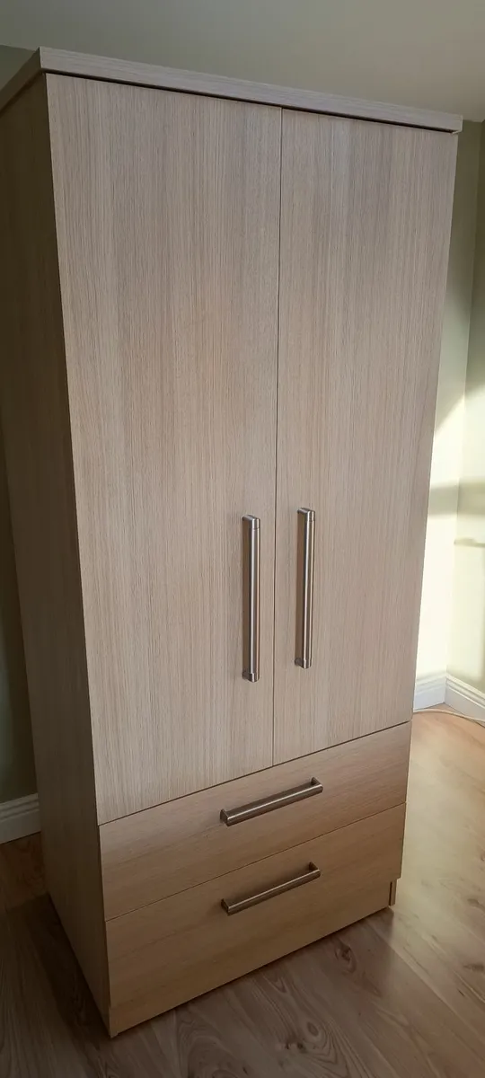 3 piece Bedroom furniture - Image 4