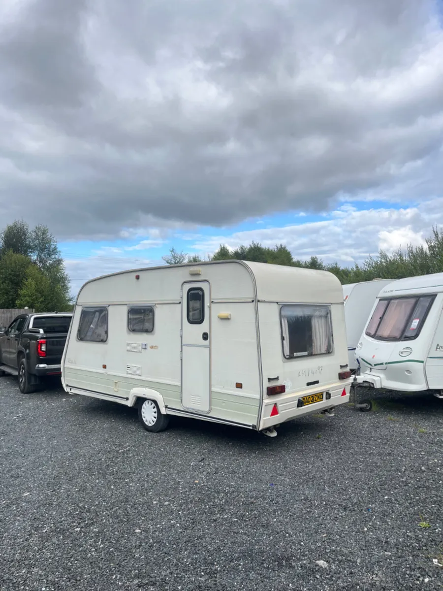 Swift 4 Berth Lightweight Caravan For Sale - Image 3