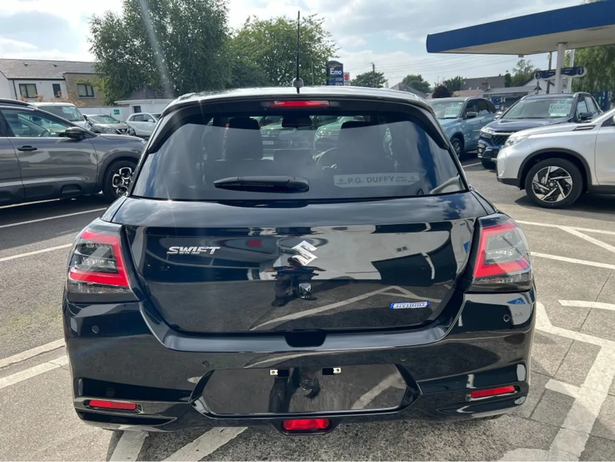 Suzuki Swift 1.2 Mild Hybrid Motion MT - Image 4