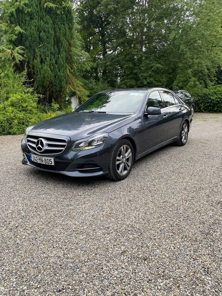 142 Mercedes E220 - Image 1