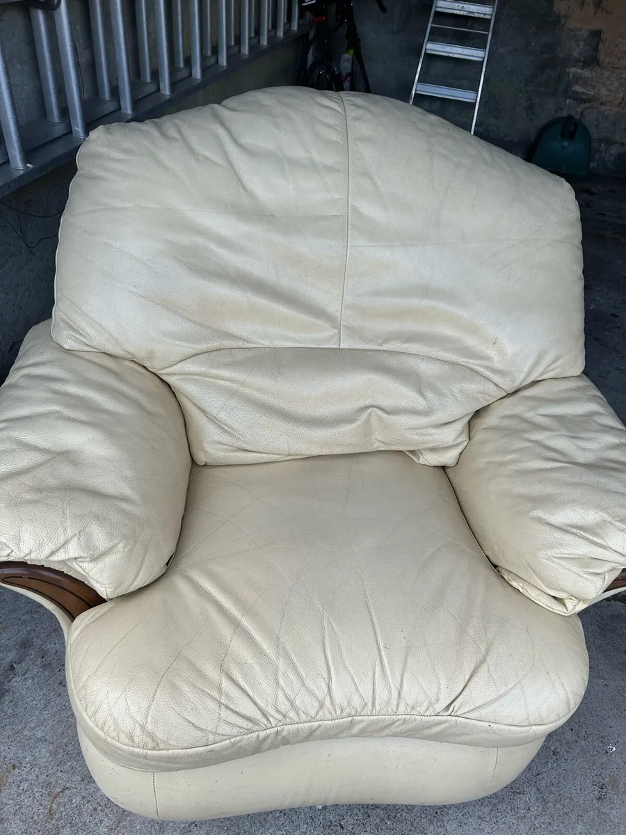 3 piece leather suite for sale - Image 4