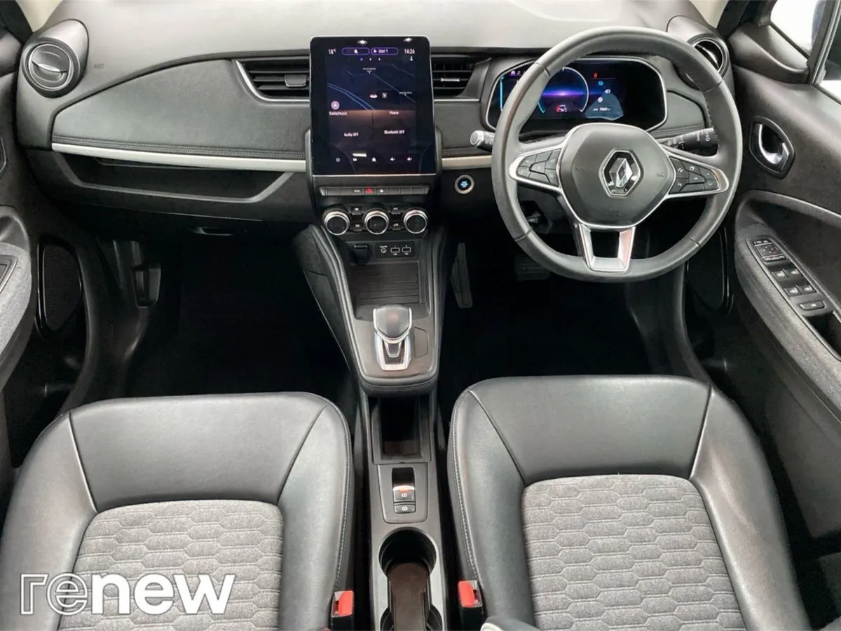 Renault Zoe R135 Z.E 50 GT Line CCS Rapid Charge - Image 4