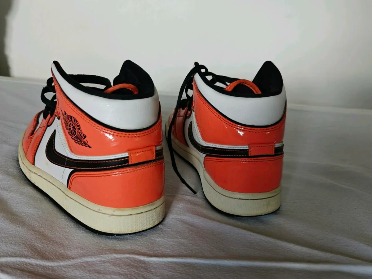 Jordan 1 Mid Nike - Image 2