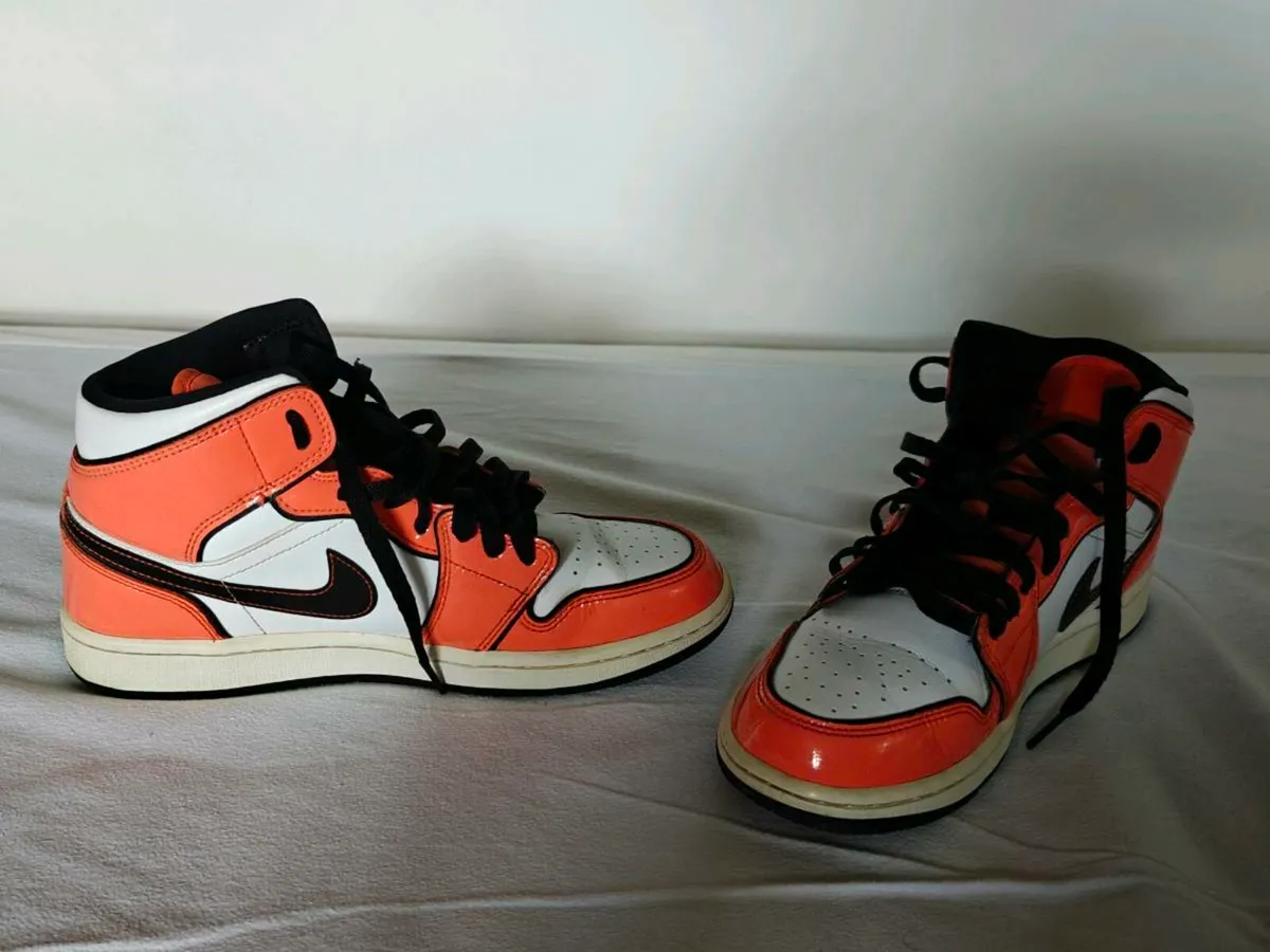 Jordan 1 Mid Nike - Image 3