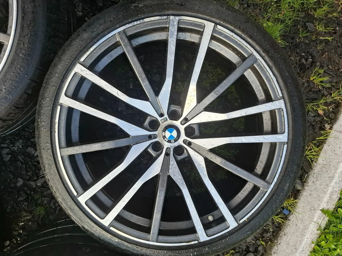 22" Bmw X5 Alloys with tyres - Image 3