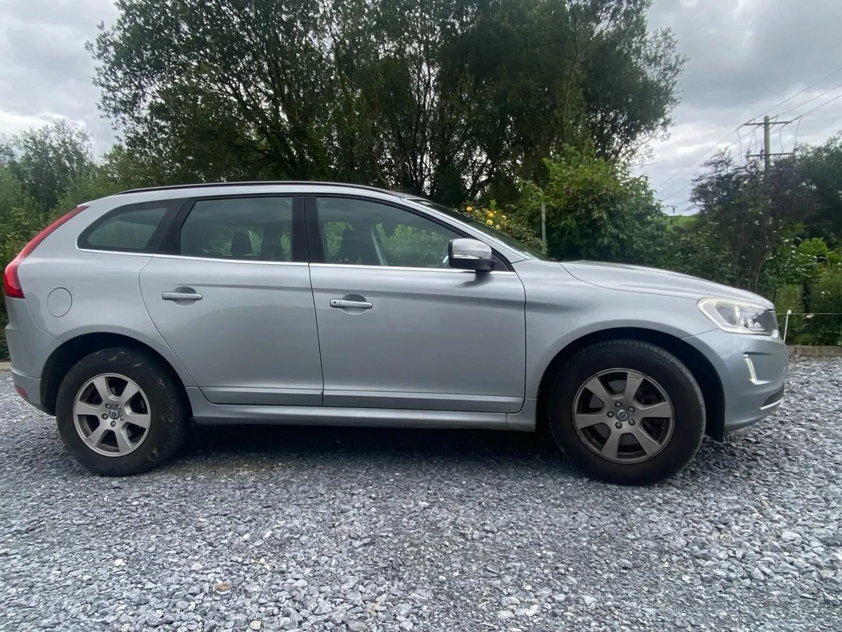 2014 Volvo XC60 - Image 2