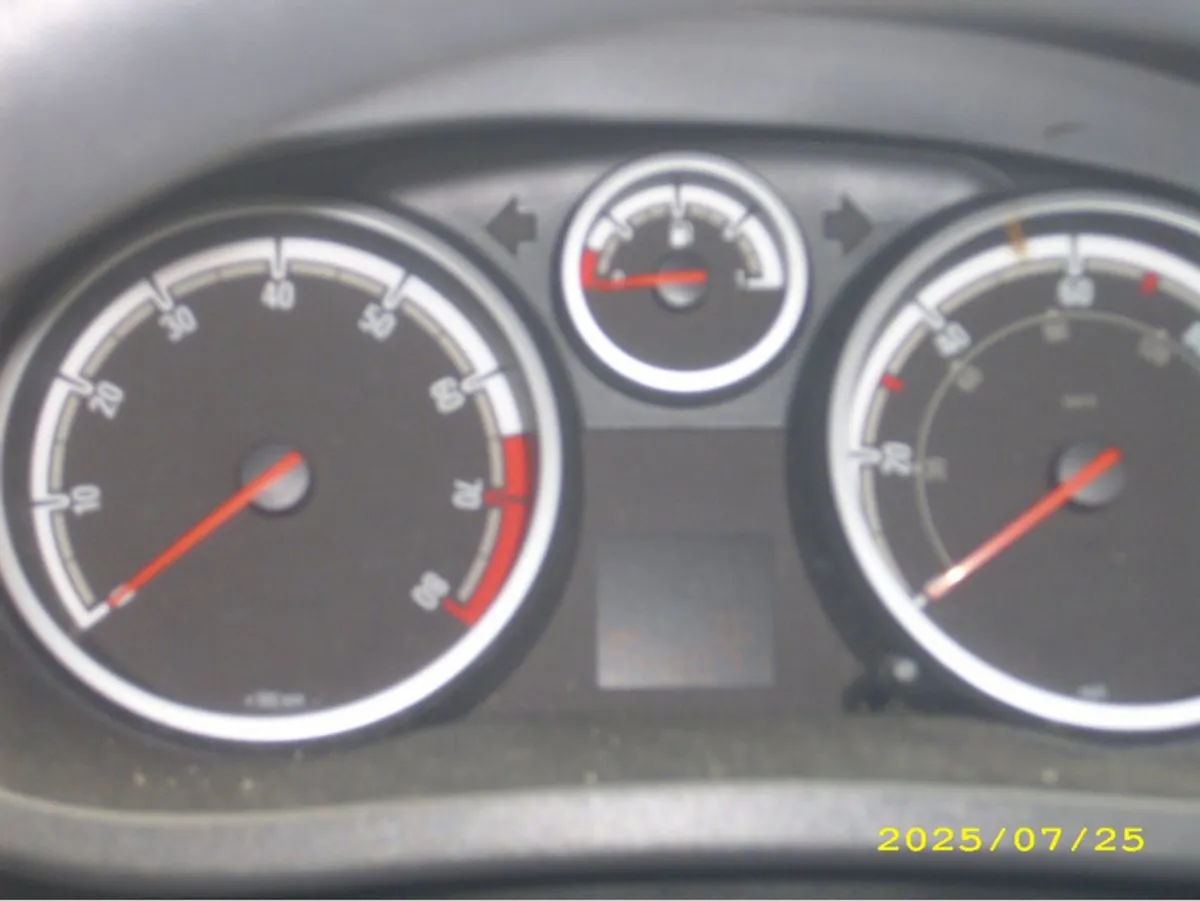 Vauxhall Corsa 1.2 Exclusive AIR Conditioning Eas - Image 2