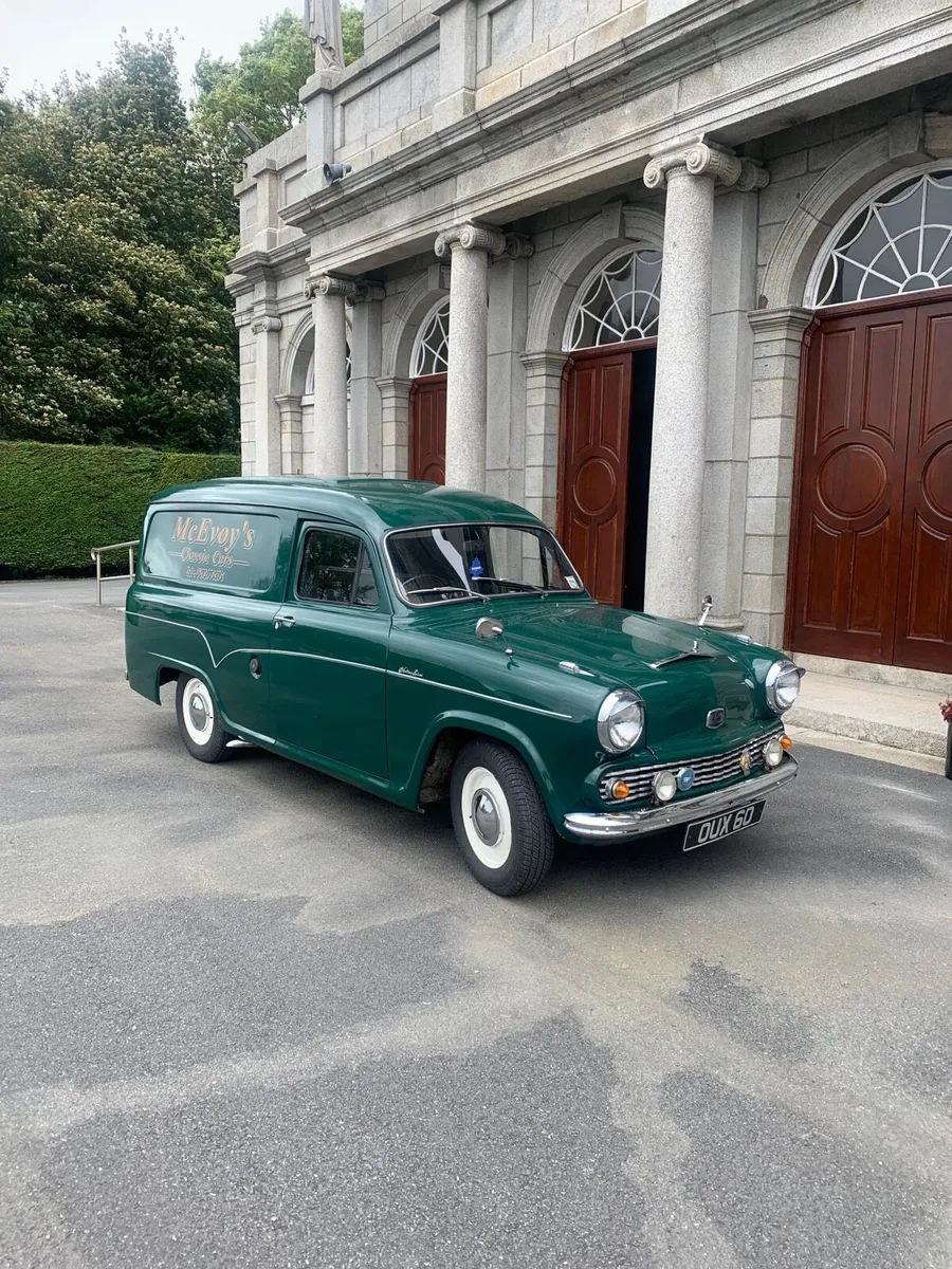 1961 Austin A55 - Image 2