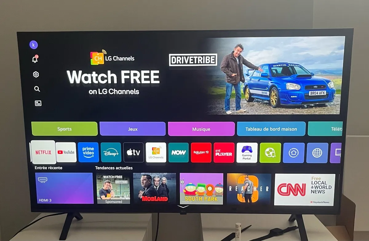 LG 50" 4K UHD SMART TV -like new, boxed ! - Image 2