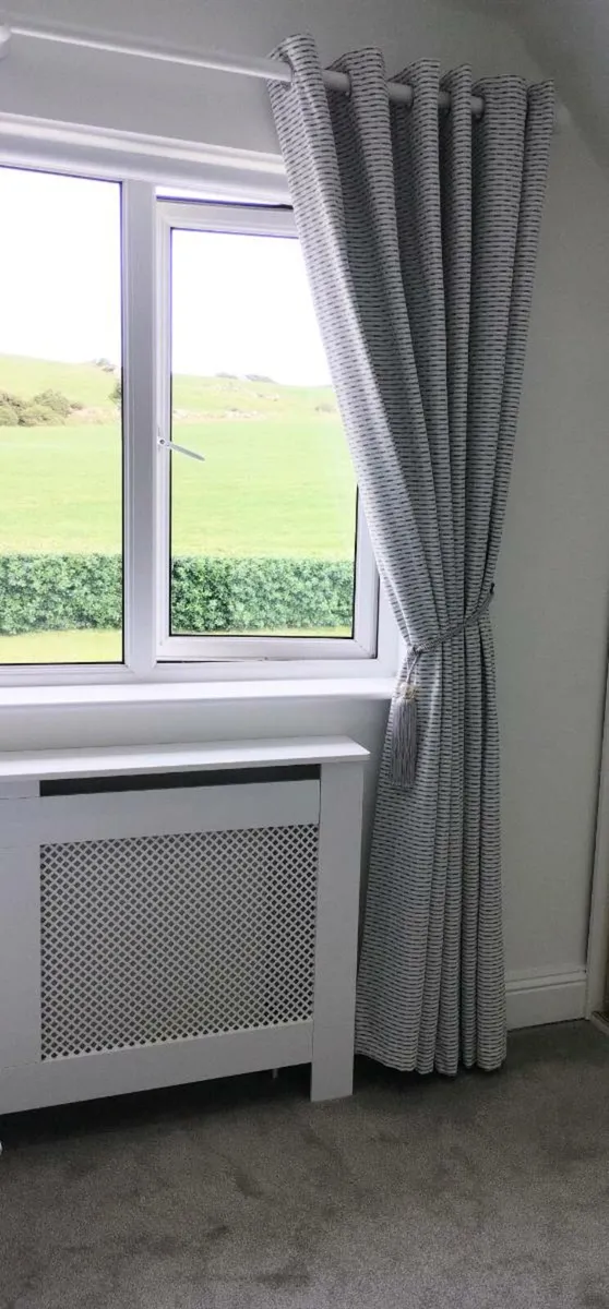 Curtains - Image 3
