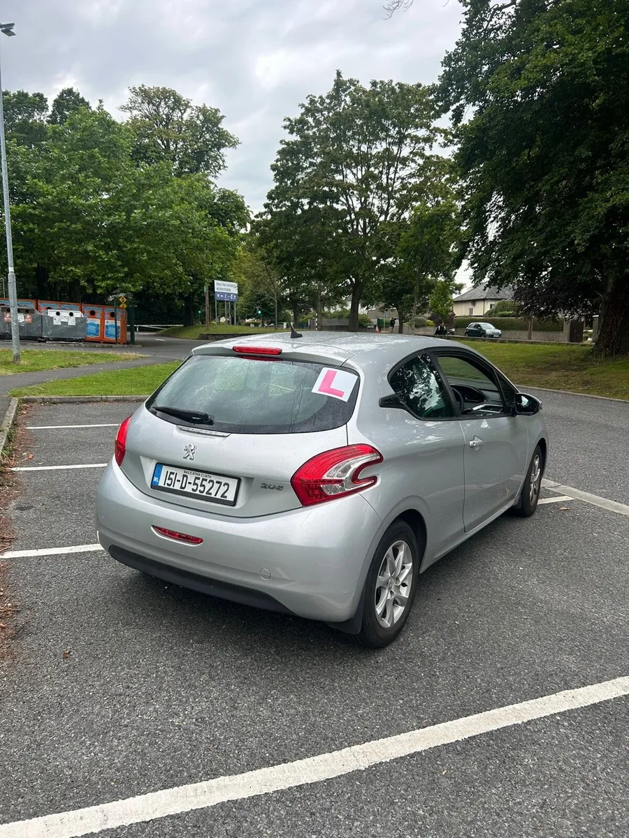 Peugeot 208 - Image 4