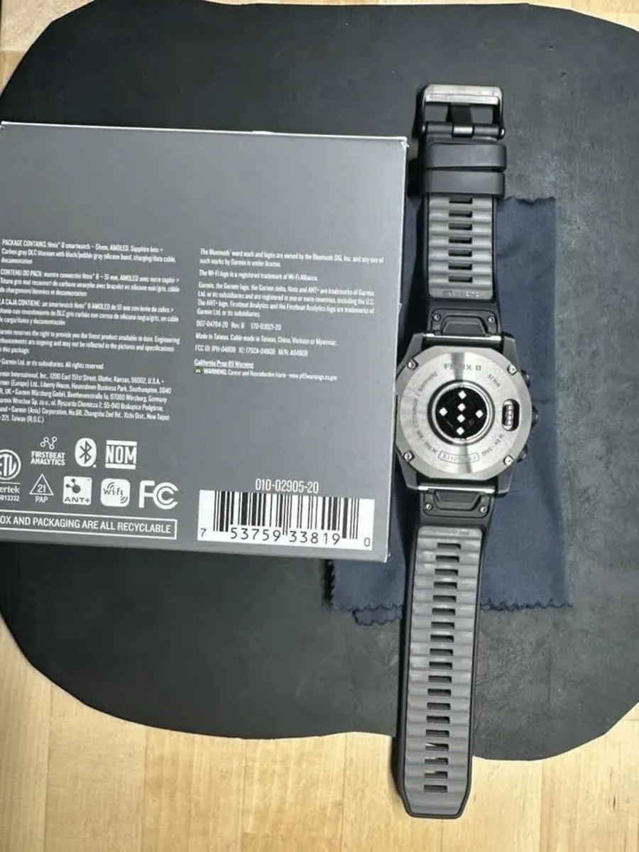 Fenix 8 - 51 mm AMOLED Sapphire - Image 2