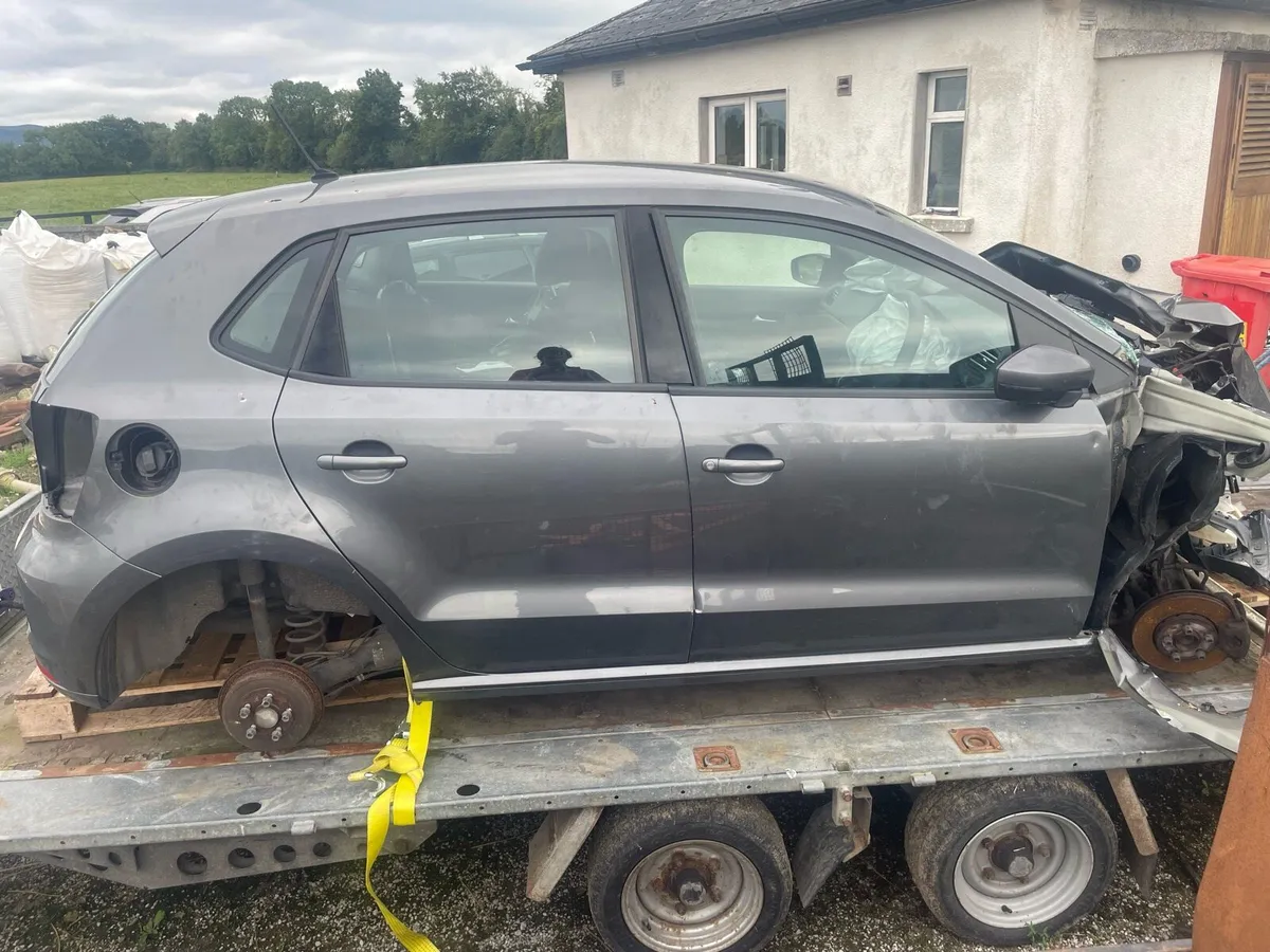 2015 mk6 Volkswagen Polo for breaking - Image 4