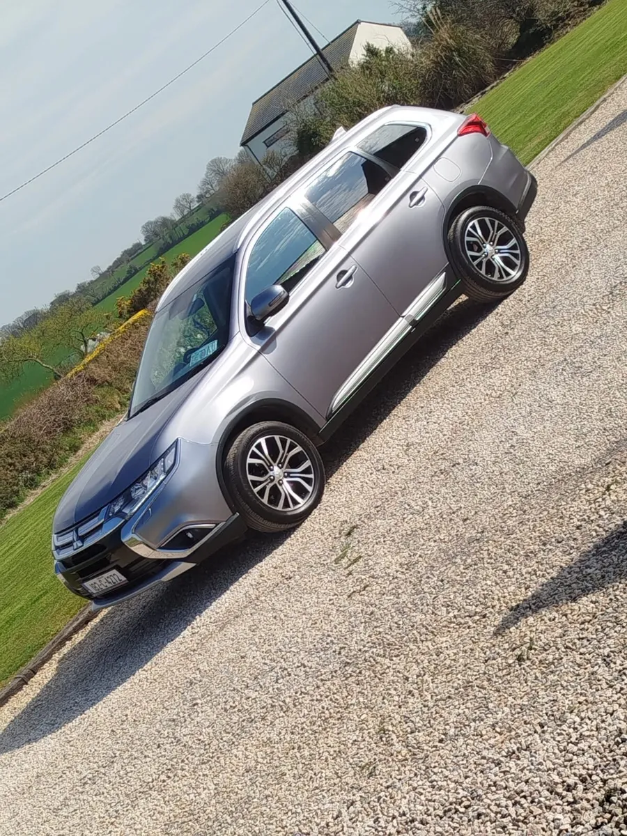 Mitsubishi Outlander - Image 1