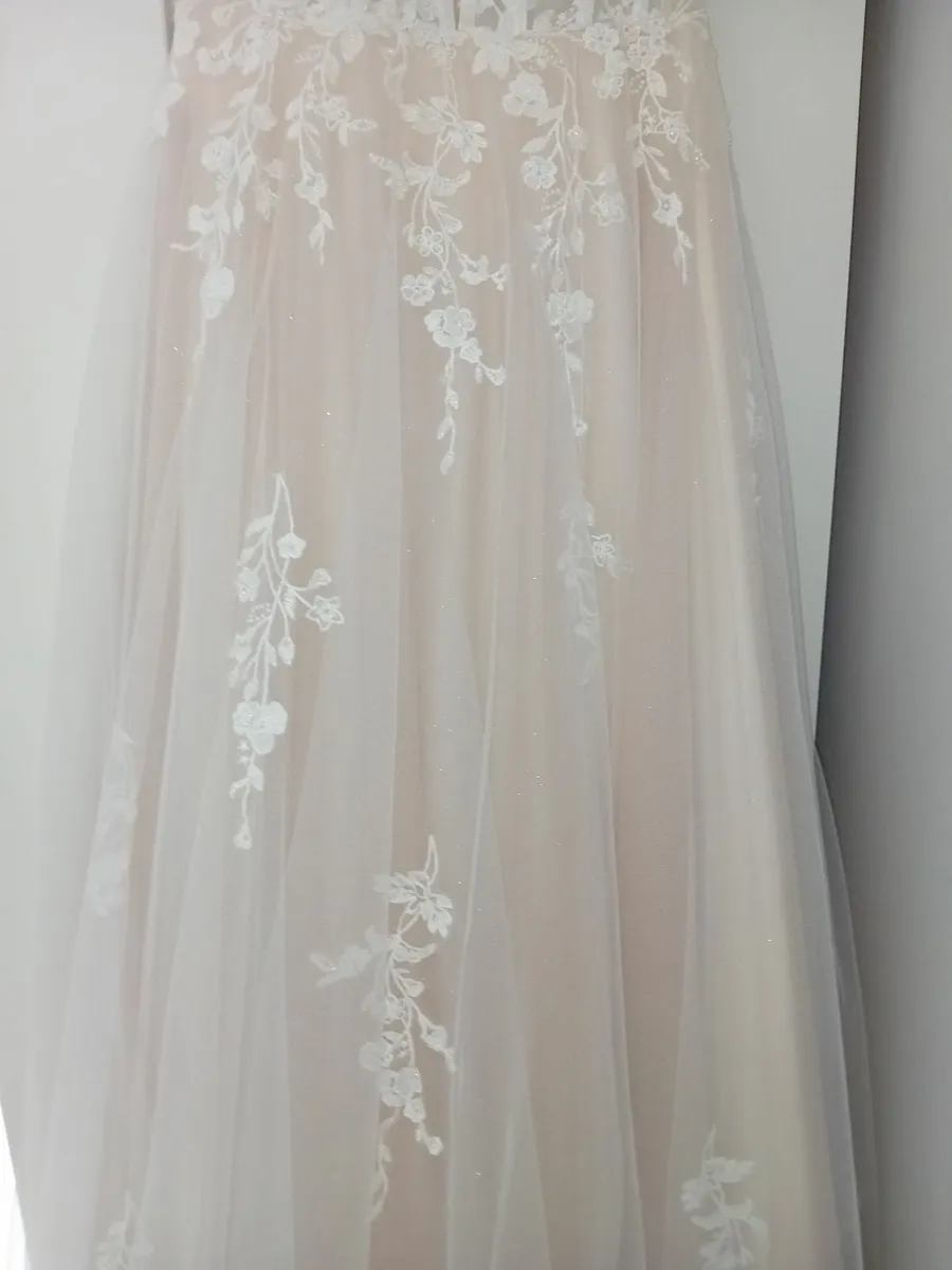 Wedding dress - Image 3